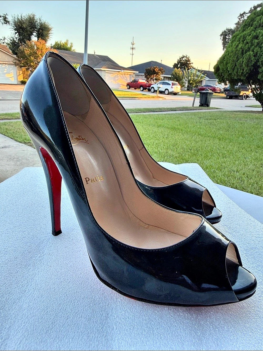 Christian Louboutin New Very Prive 120 Patent Calf Pumps Black Patent Peep-Toe